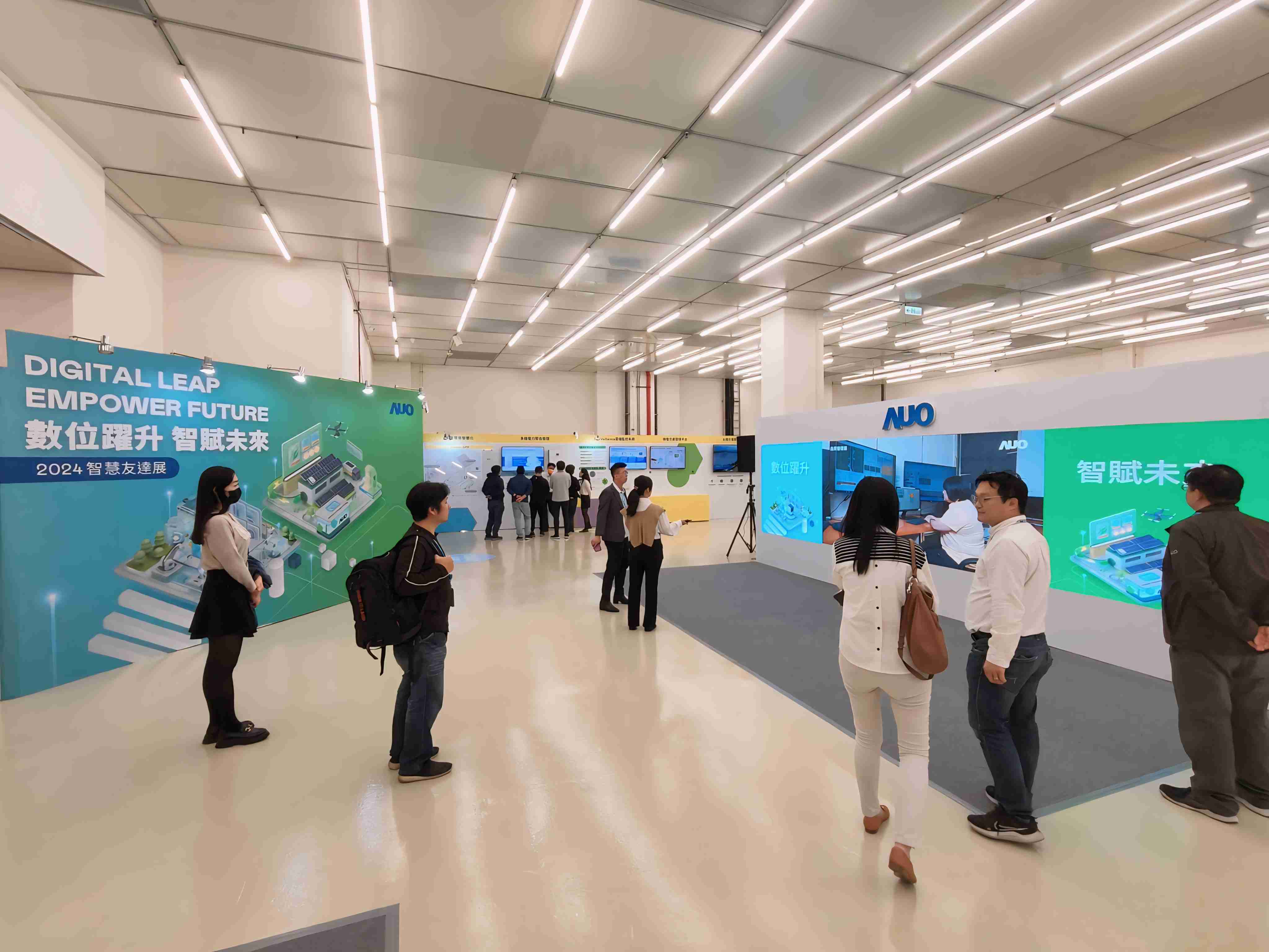 2024智能红龙扑克展邀集生态圈伙伴共同参展，，，，从数字应用、、、净零减碳到能源发展，，，，创造全方位永续商机，，携手生态圈伙伴迈向永续未来